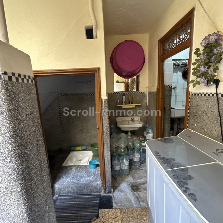 Riad Melkia 94m2 à rénover – à côté du parking Riad Laarouss