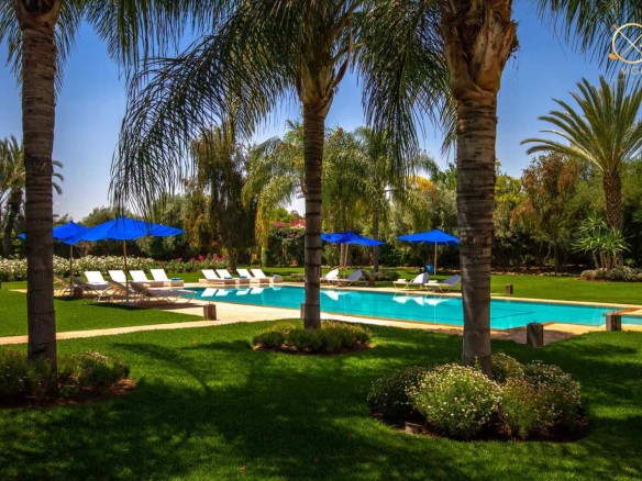 Palace Privé d’Exception – Villa Prestige avec Piscines, Spa & Cinéma