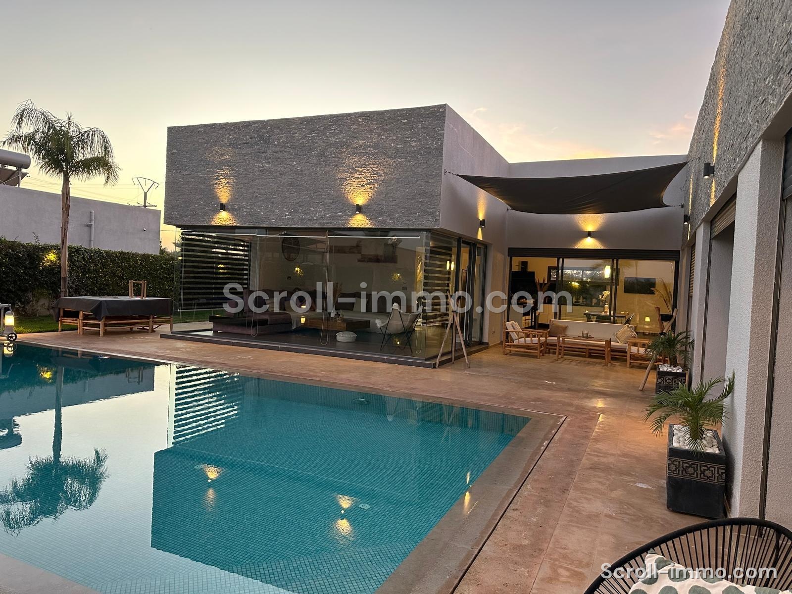 Villa 300m2- 15km Rte Ouarzazate