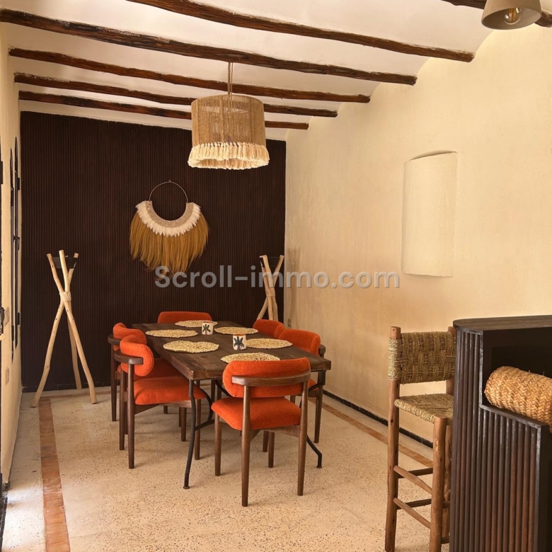 Riad titré de 160 m² au sol – Piscine chauffée – Quartier Laâgza, proche Riad Laarouss