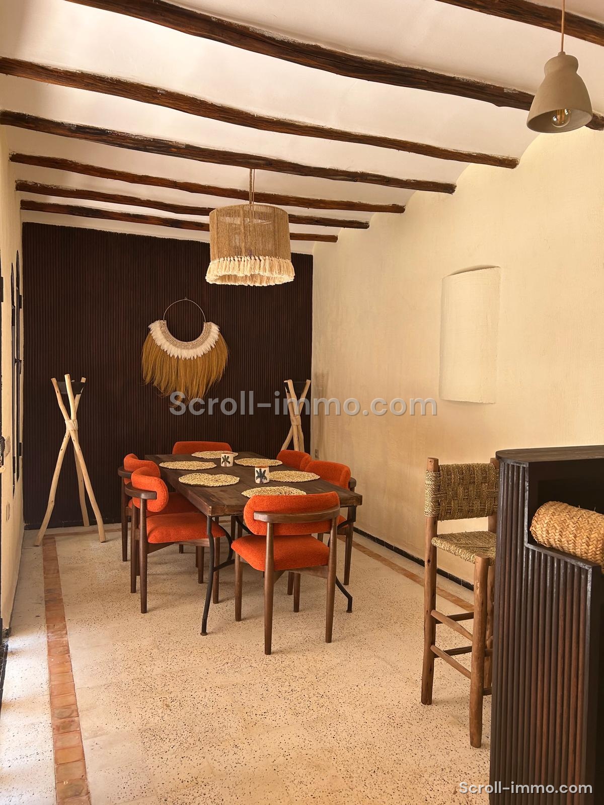 Riad titré de 160 m² au sol – Piscine chauffée – Quartier Laâgza, proche Riad Laarouss