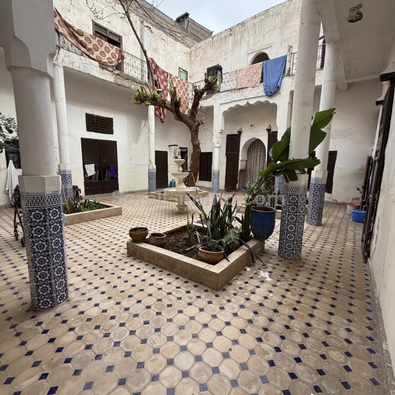 Riad Melkia 288m2 à Coté De Mosquée Bab Doukalla