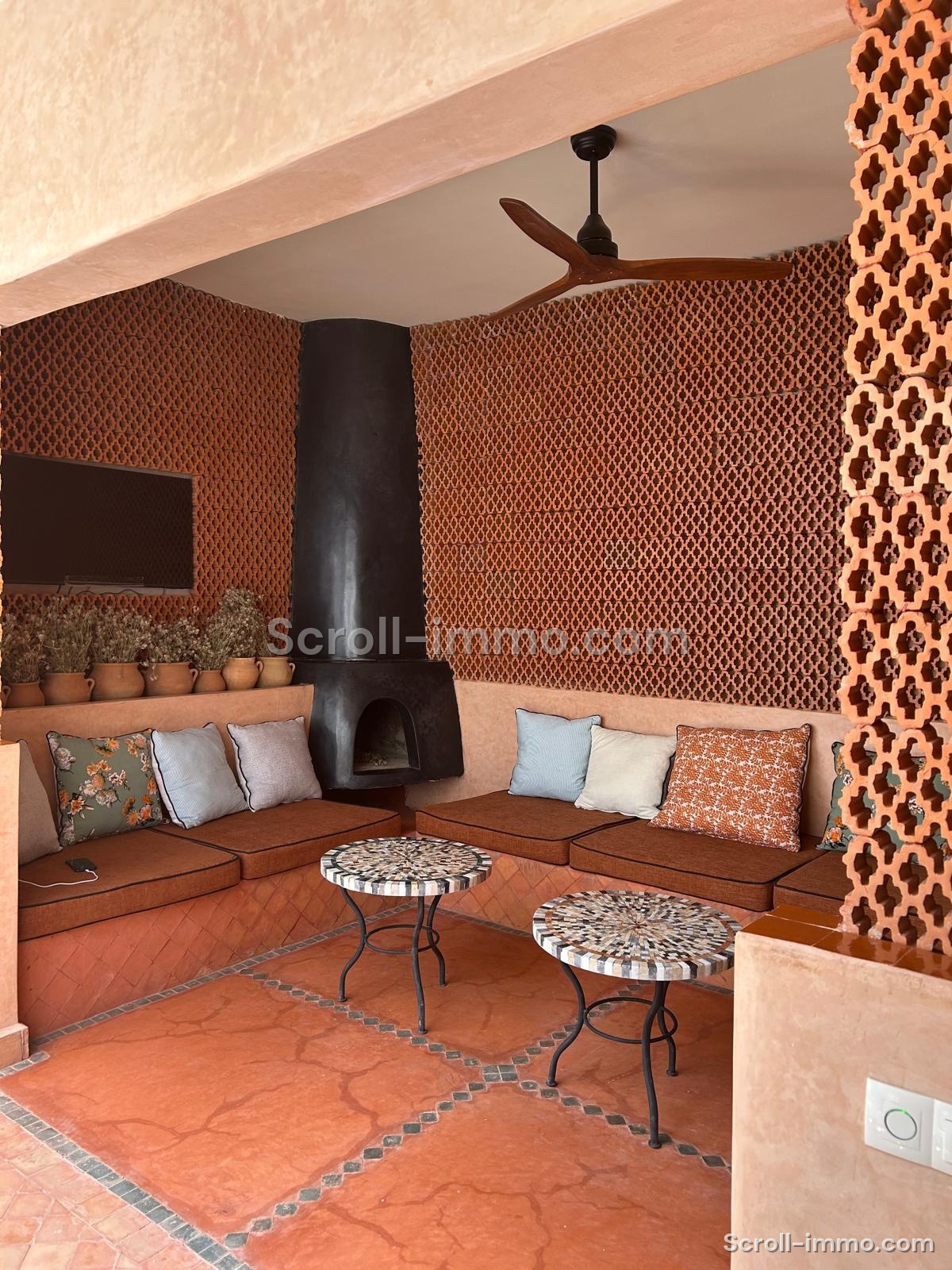 Riad titré de 160 m² au sol – Piscine chauffée – Quartier Laâgza, proche Riad Laarouss