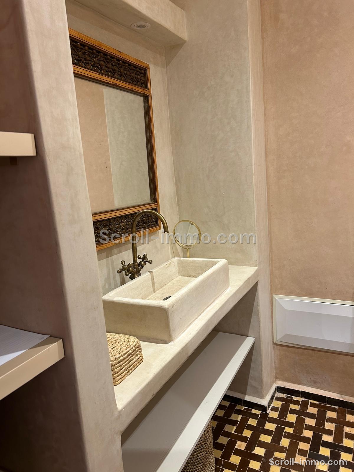Riad titré de 160 m² au sol – Piscine chauffée – Quartier Laâgza, proche Riad Laarouss