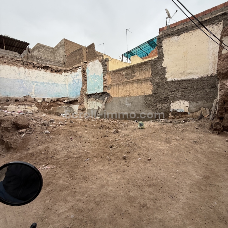 Terrain Titré 98m2 -Bab Doukala