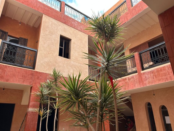 Riad titré de 160 m² au sol – Piscine chauffée – Quartier Laâgza, proche Riad Laarouss