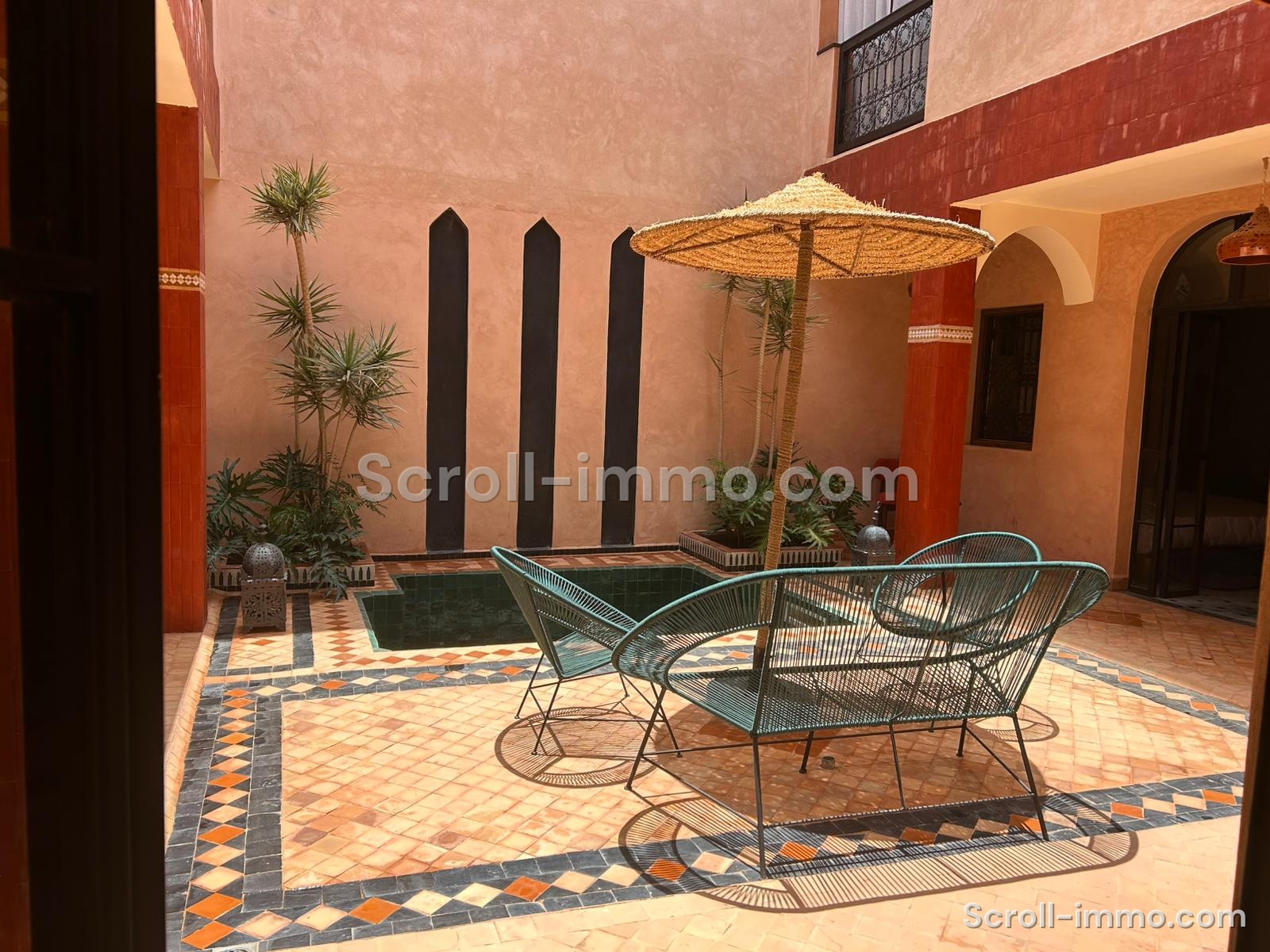 Riad titré de 160 m² au sol – Piscine chauffée – Quartier Laâgza, proche Riad Laarouss