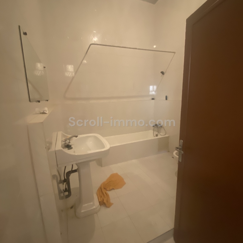 Riad 185m² 5ch en cours de titrage à rénover avec petit hamam à Riad Zitoun