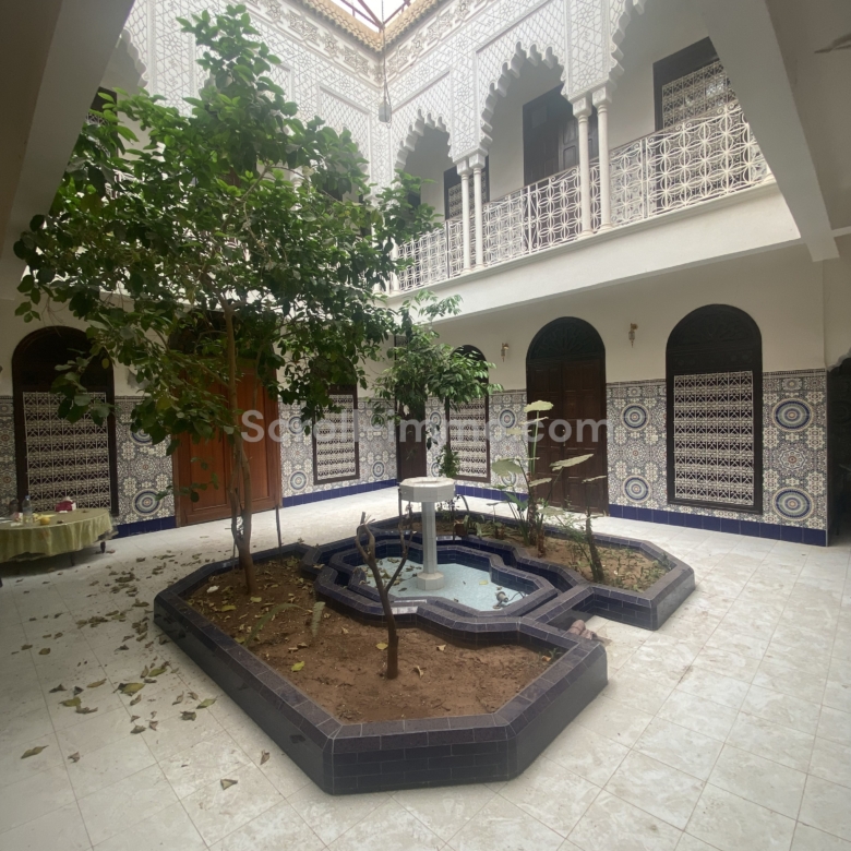 Riad 185m² 5ch en cours de titrage à rénover avec petit hamam à Riad Zitoun