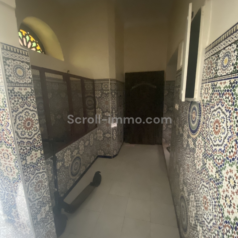 Riad 185m² 5ch en cours de titrage à rénover avec petit hamam à Riad Zitoun