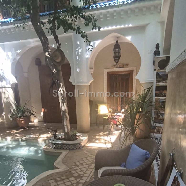 Très beau Riad avec autorisation – Riad Laarouss