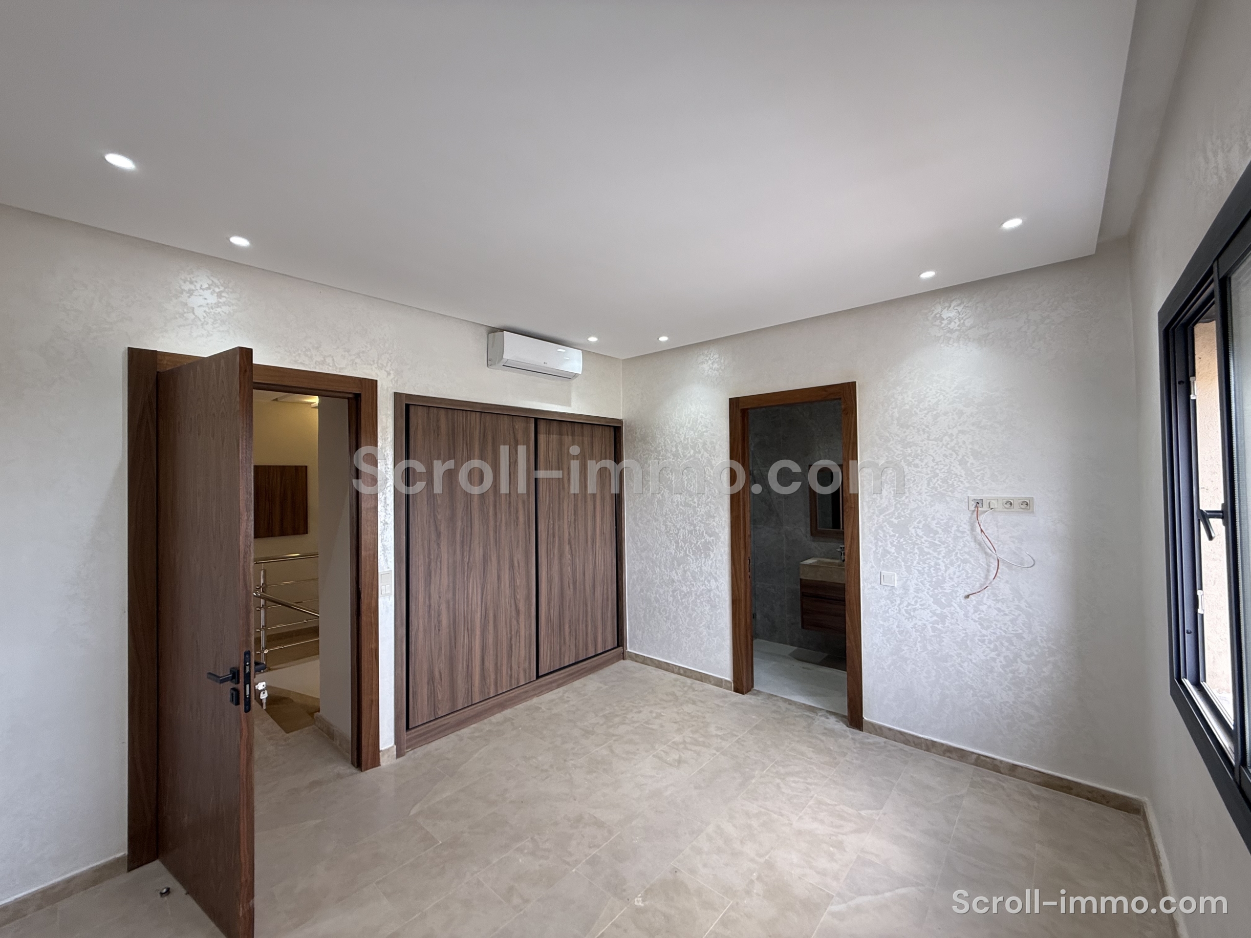 Villa contemporaine avec 4 suites & sous-sol – Akenza Villa