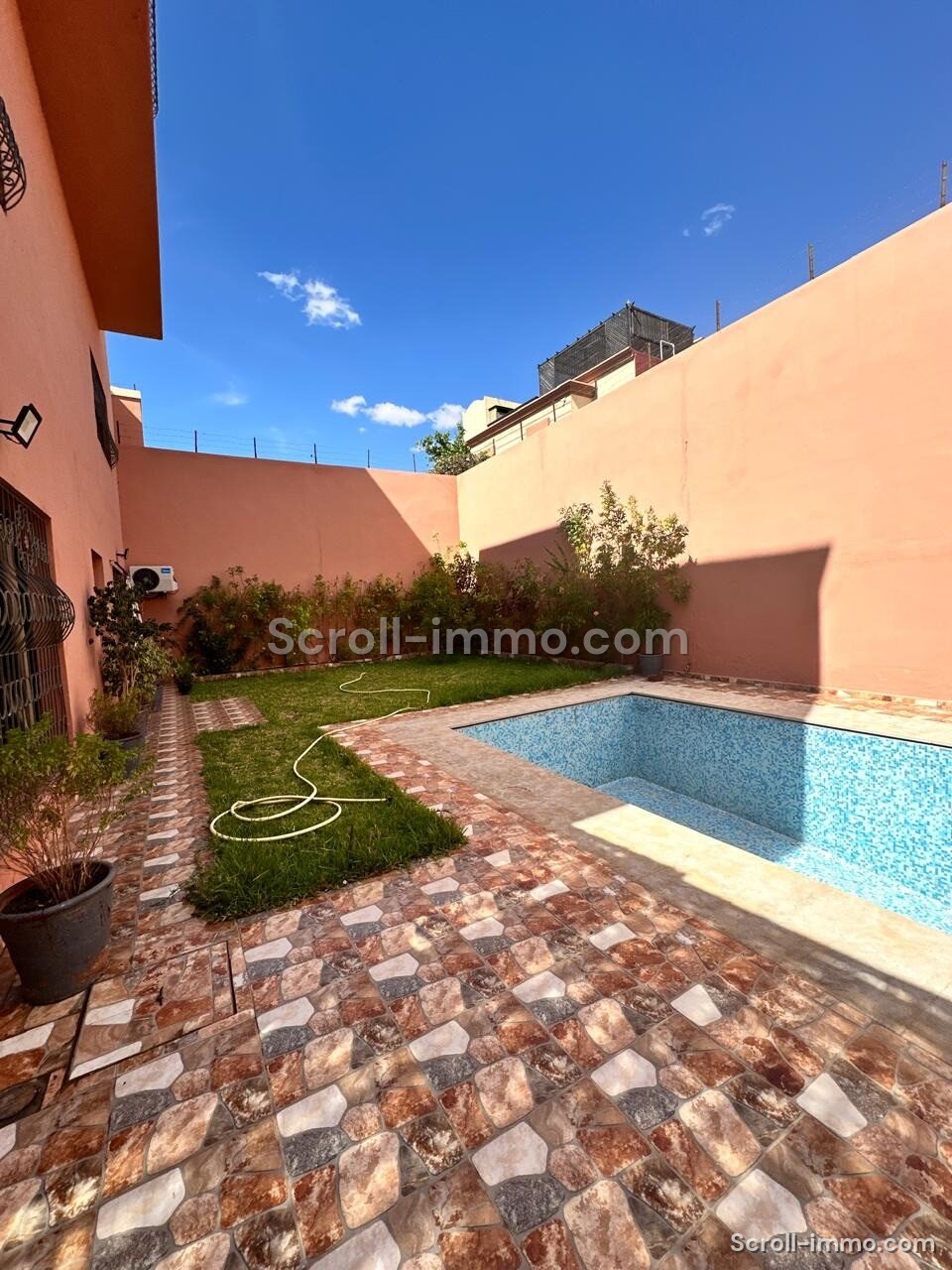 Villa contemporaine – 405m² à Targa