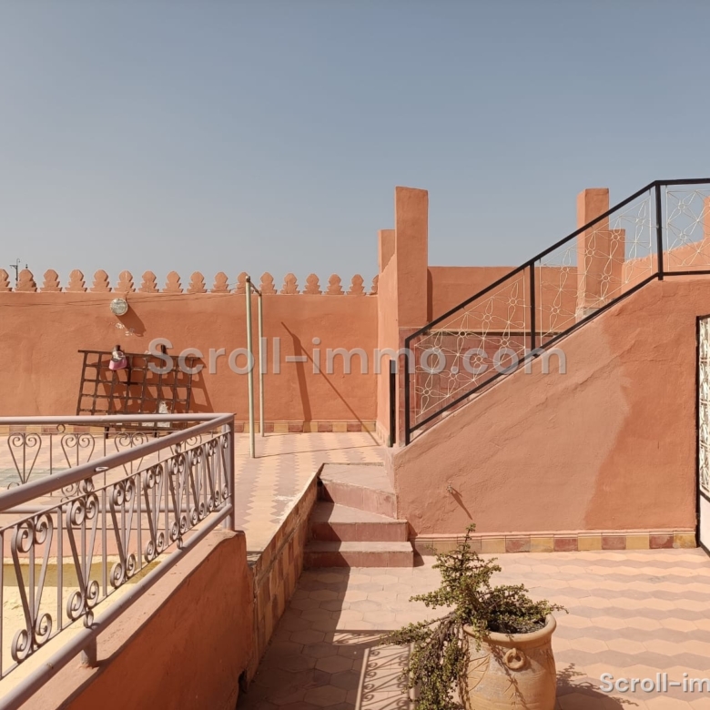 Riad 269m² Titré 13 suites – Quartier Kennaria