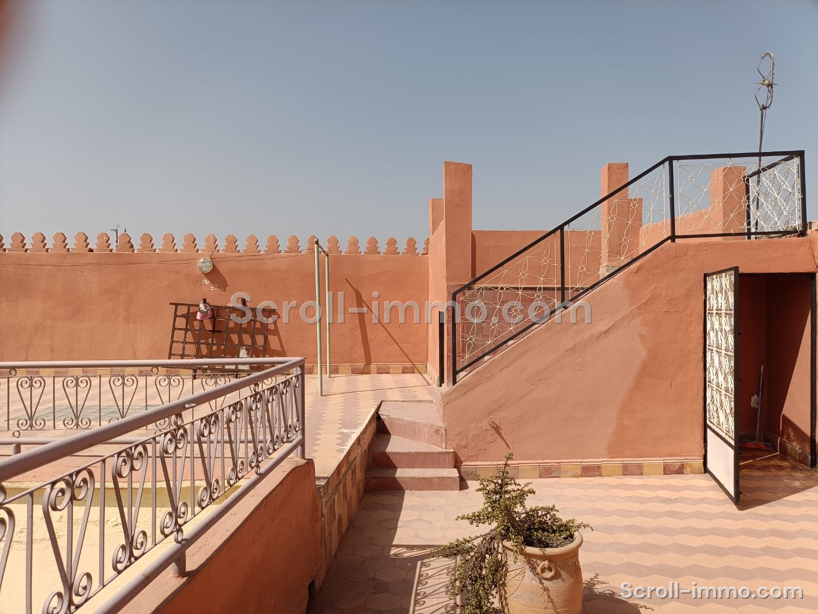 Riad 269m² Titré 13 suites – Quartier Kennaria