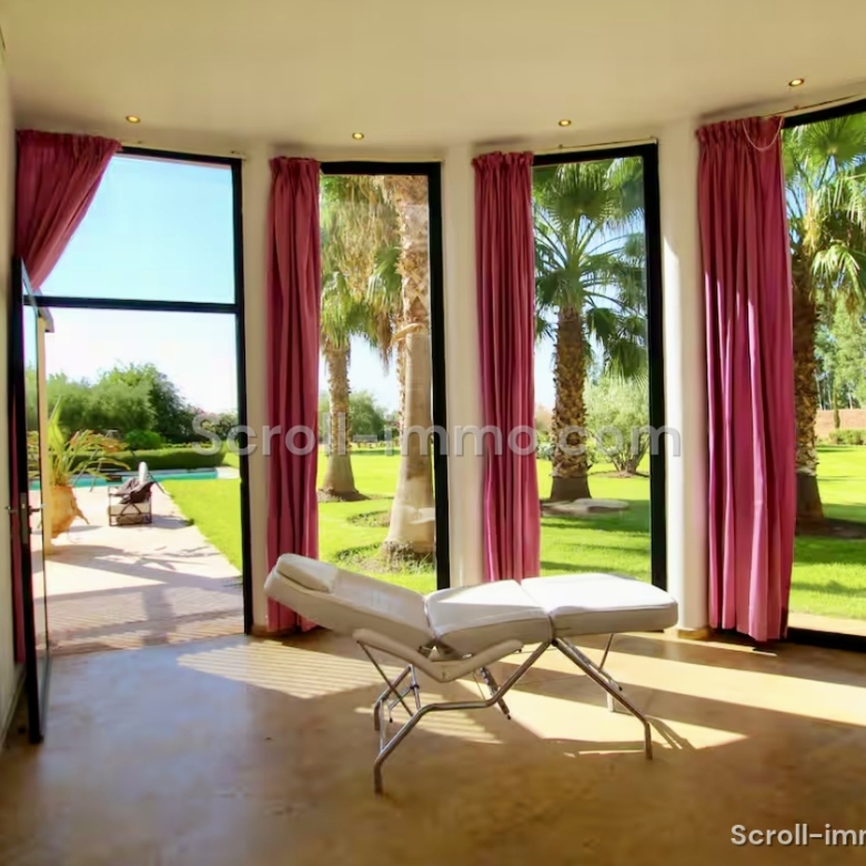 Très beau domaine de 12000 m2, villa 4 suites