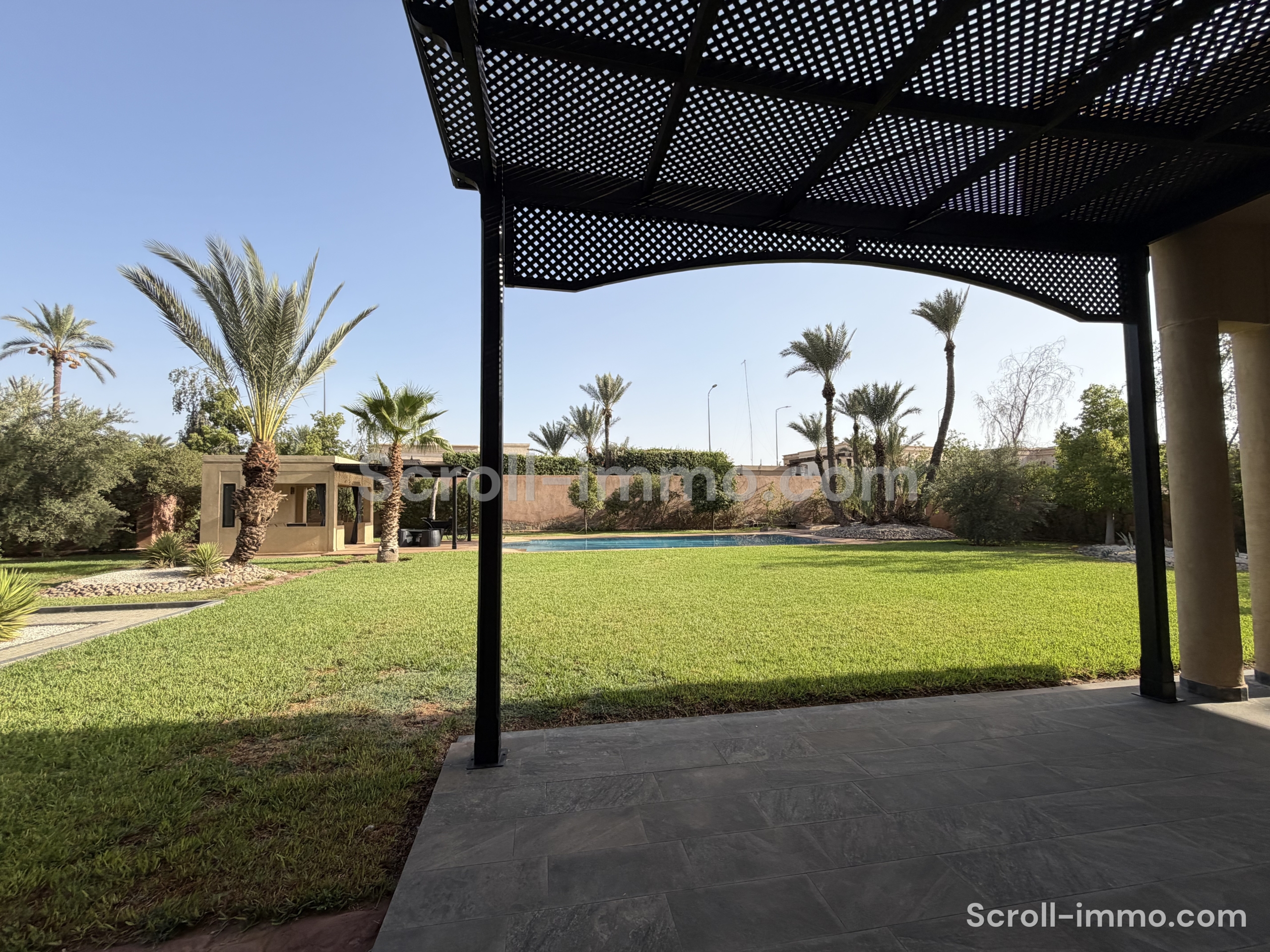 Villa 700m2 sur Parcelle de 2100m2 – Palmeraie
