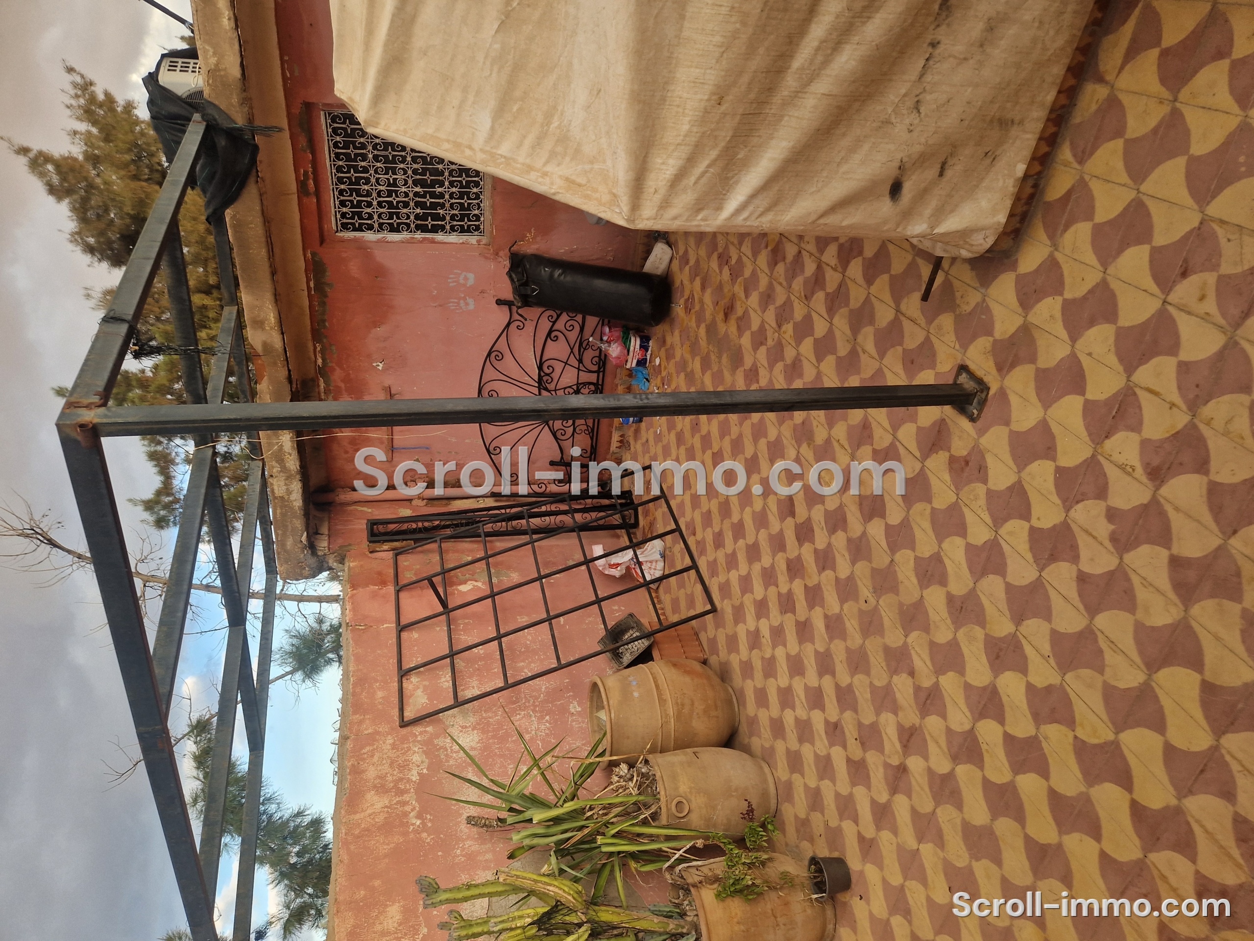 140e41e1-254f-47f5-bdbb-8409320fc814-1000027458 Riad 108m2 – Melkia à rénover