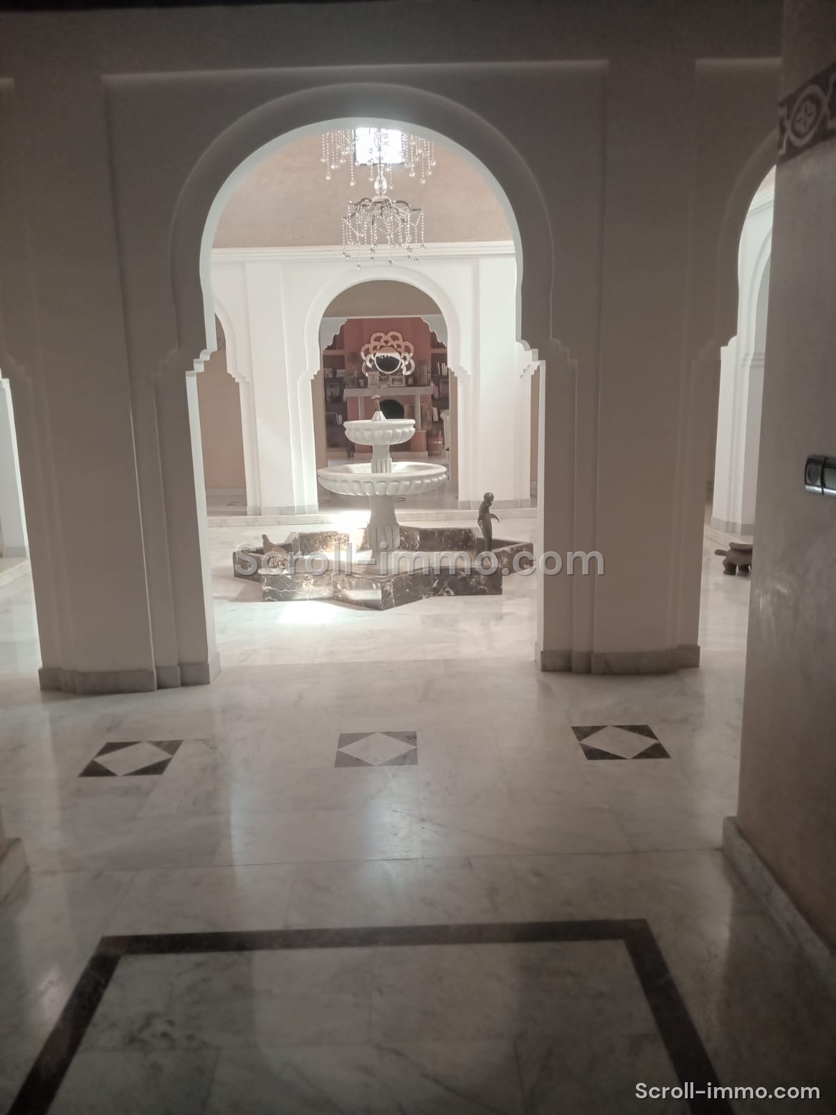 1752745506235_1000103343 Villa route fez 550m2 Urgent