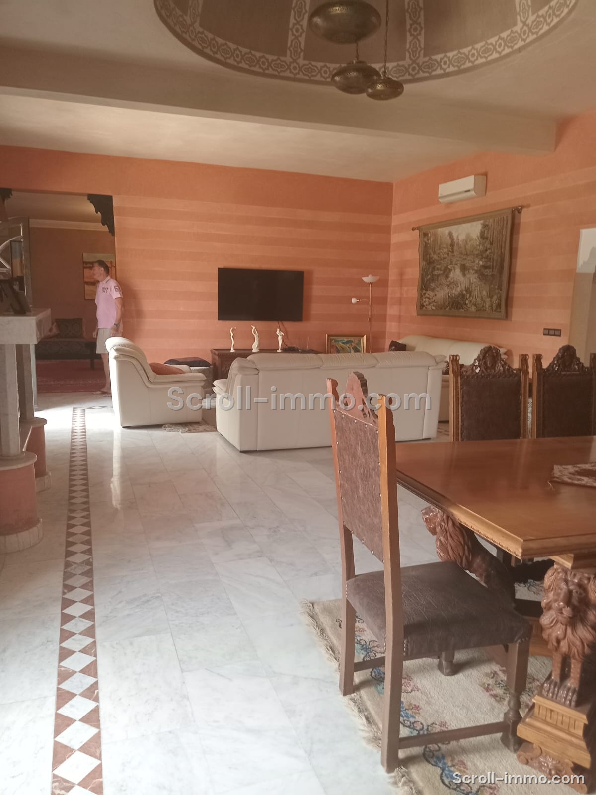 Villa route fez 550m2 Urgent