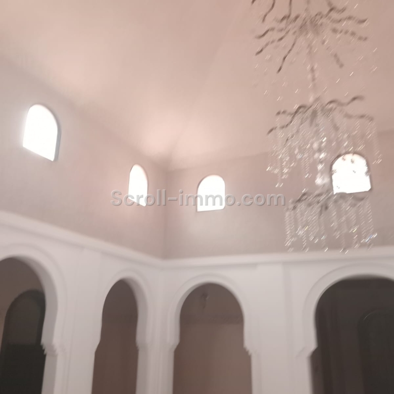 Villa route fez 550m2 Urgent