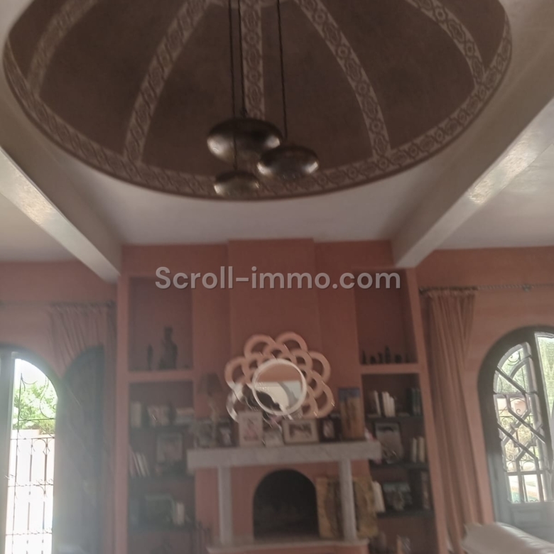 Villa route fez 550m2 Urgent