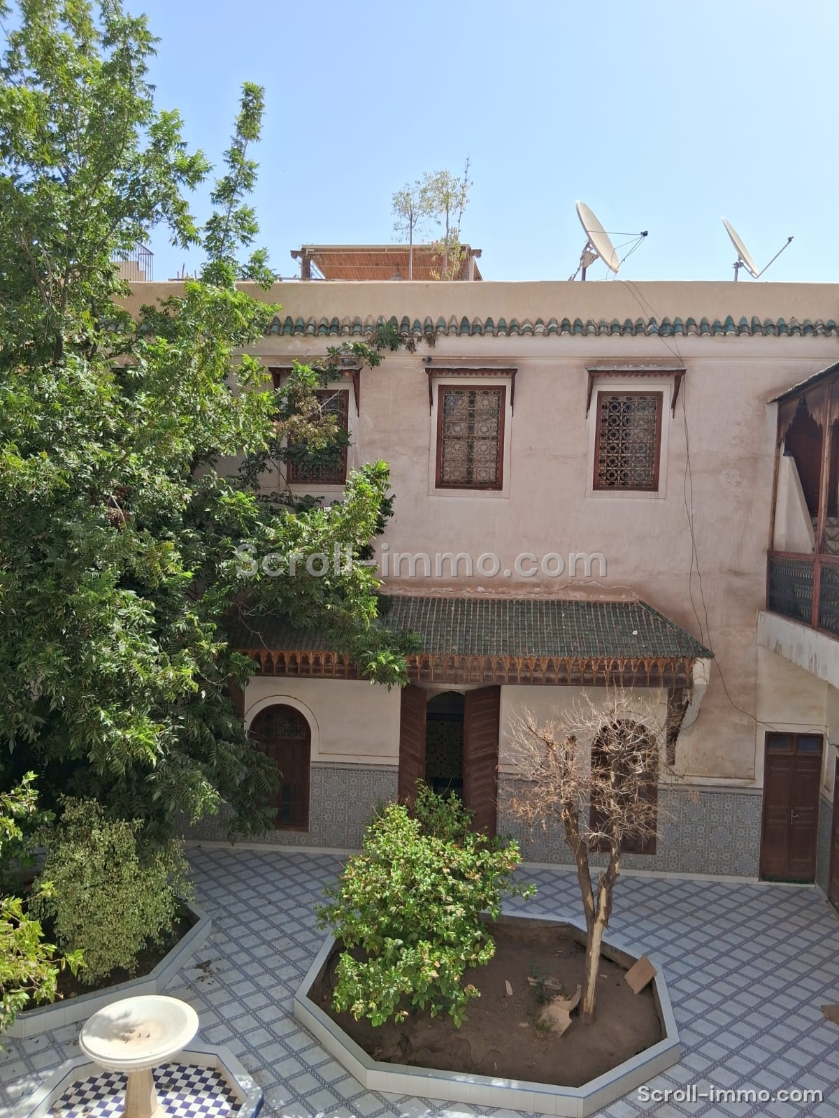 1753735153356-1000106334 Édifice architectural 940m² – Titré