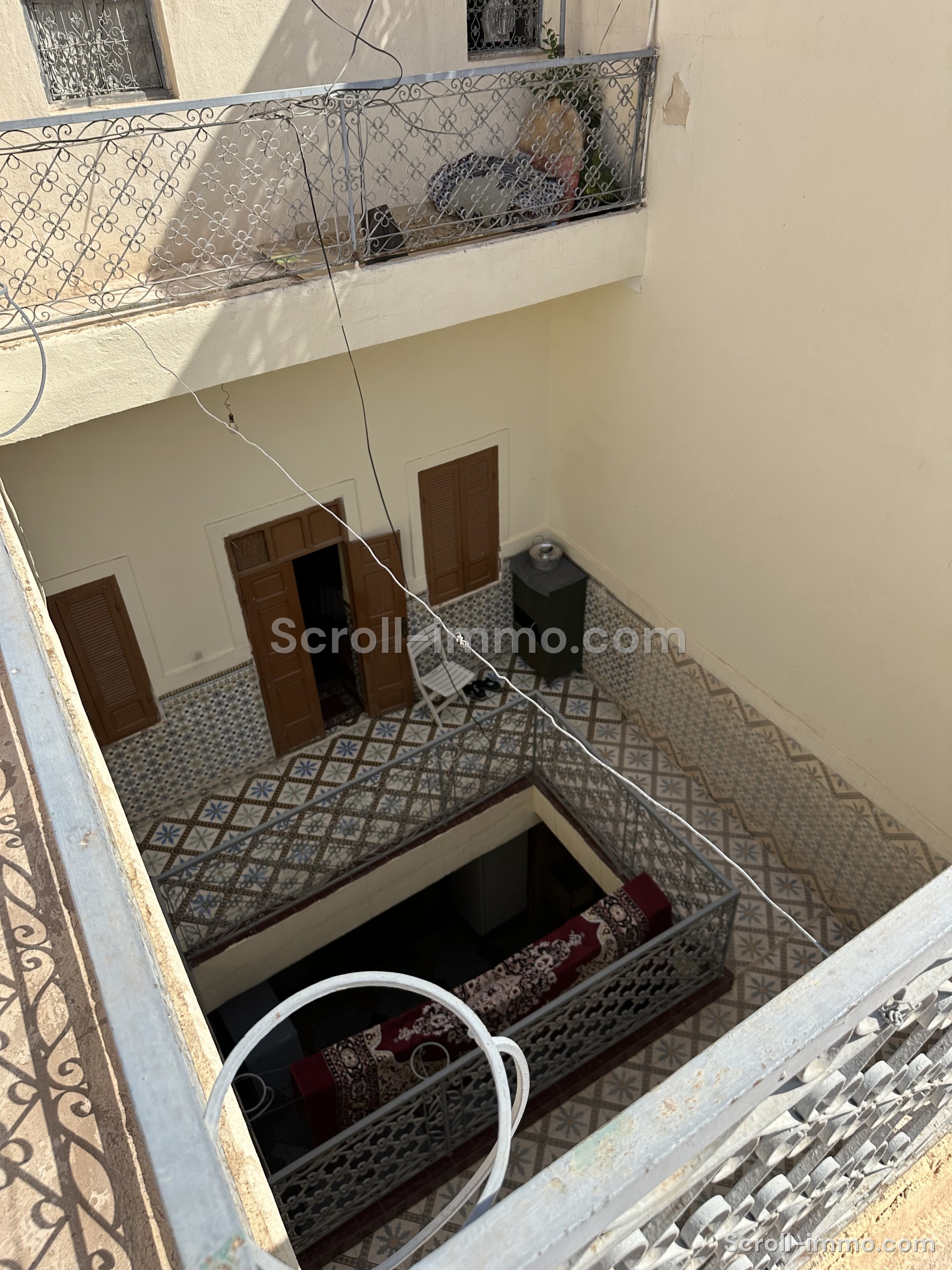 Riad Melkia 94m2 à rénover – à côté du parking Riad Laarouss