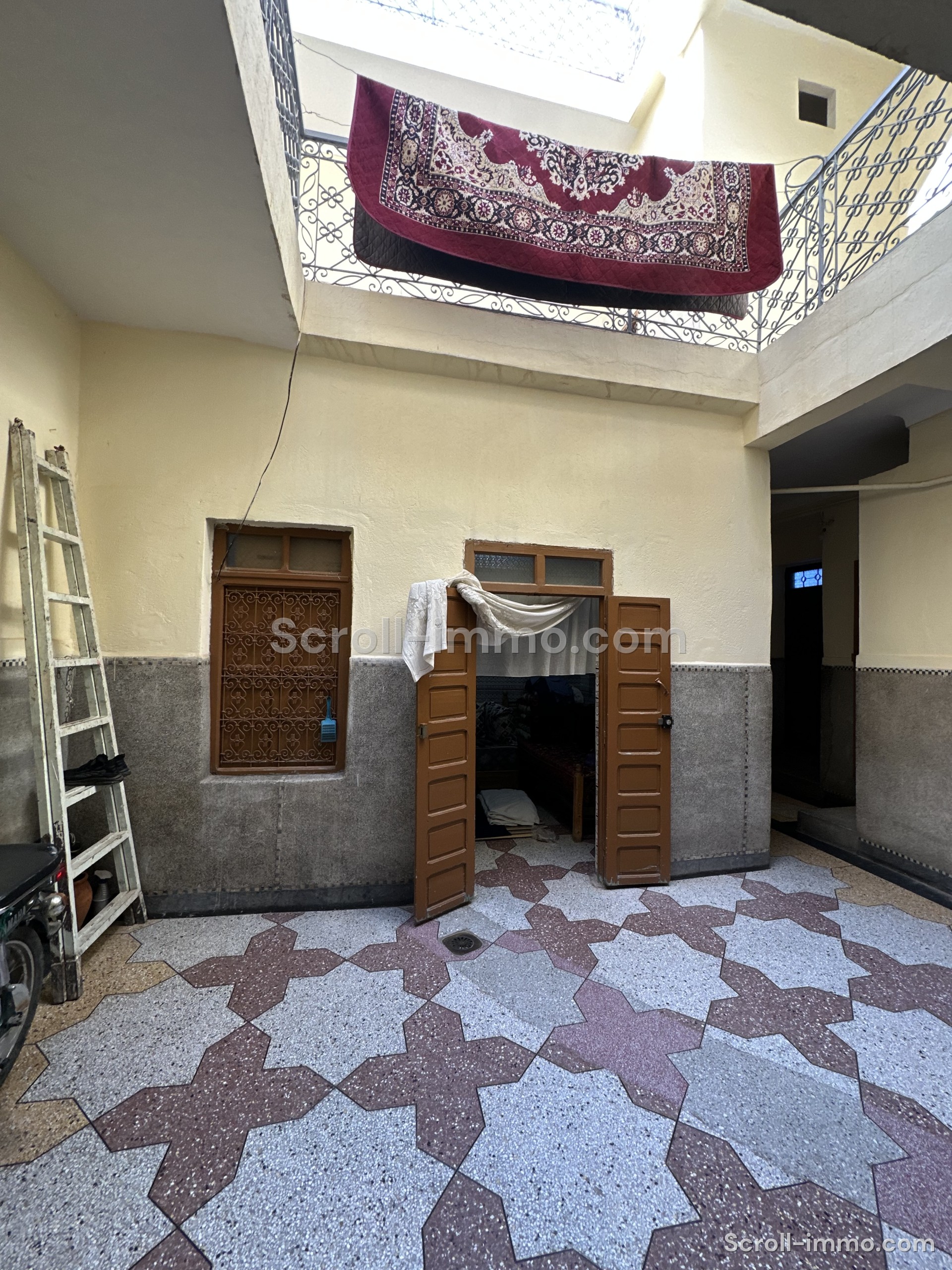 Riad Melkia 94m2 à rénover – à côté du parking Riad Laarouss