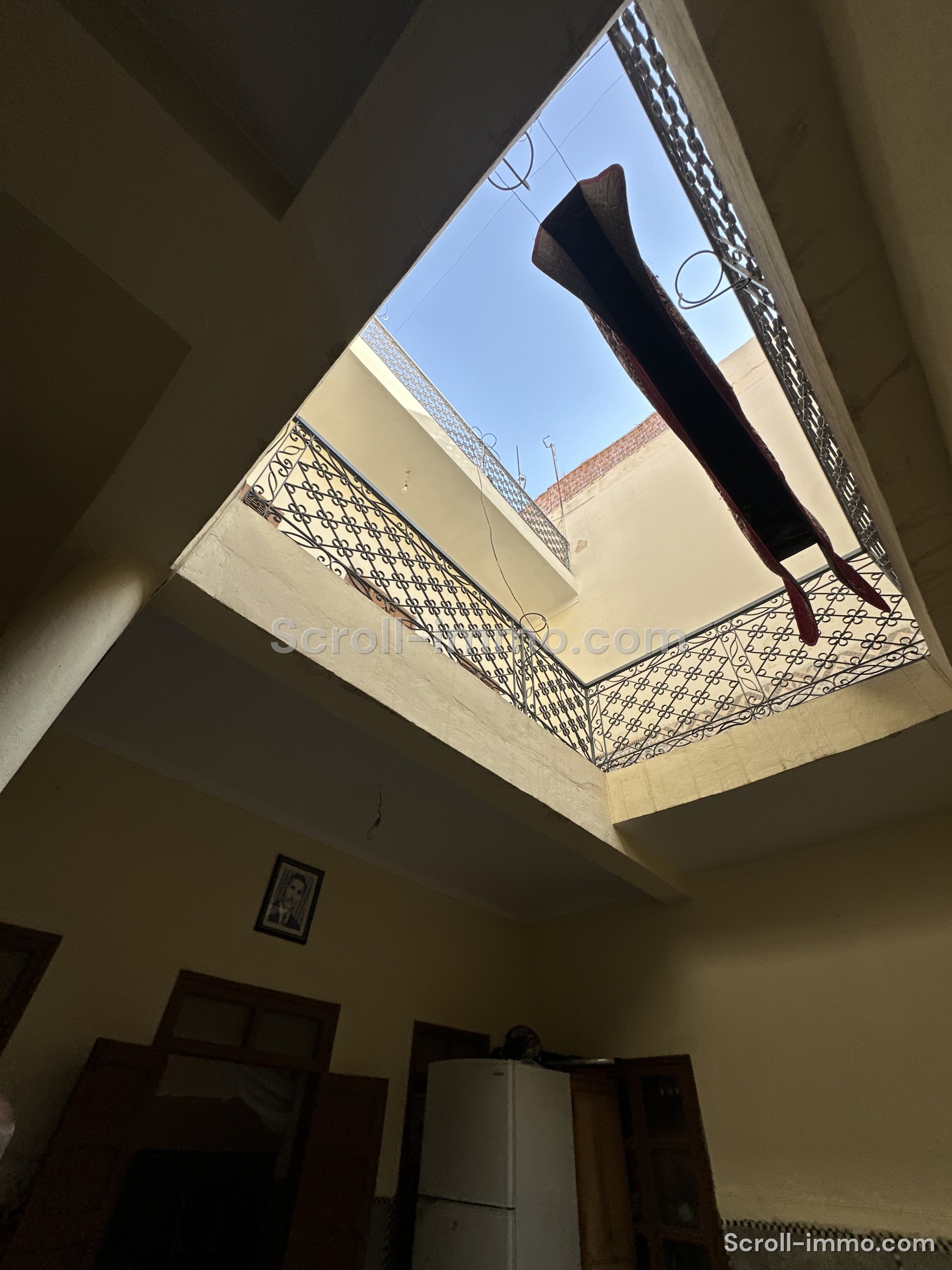 Riad Melkia 94m2 à rénover – à côté du parking Riad Laarouss