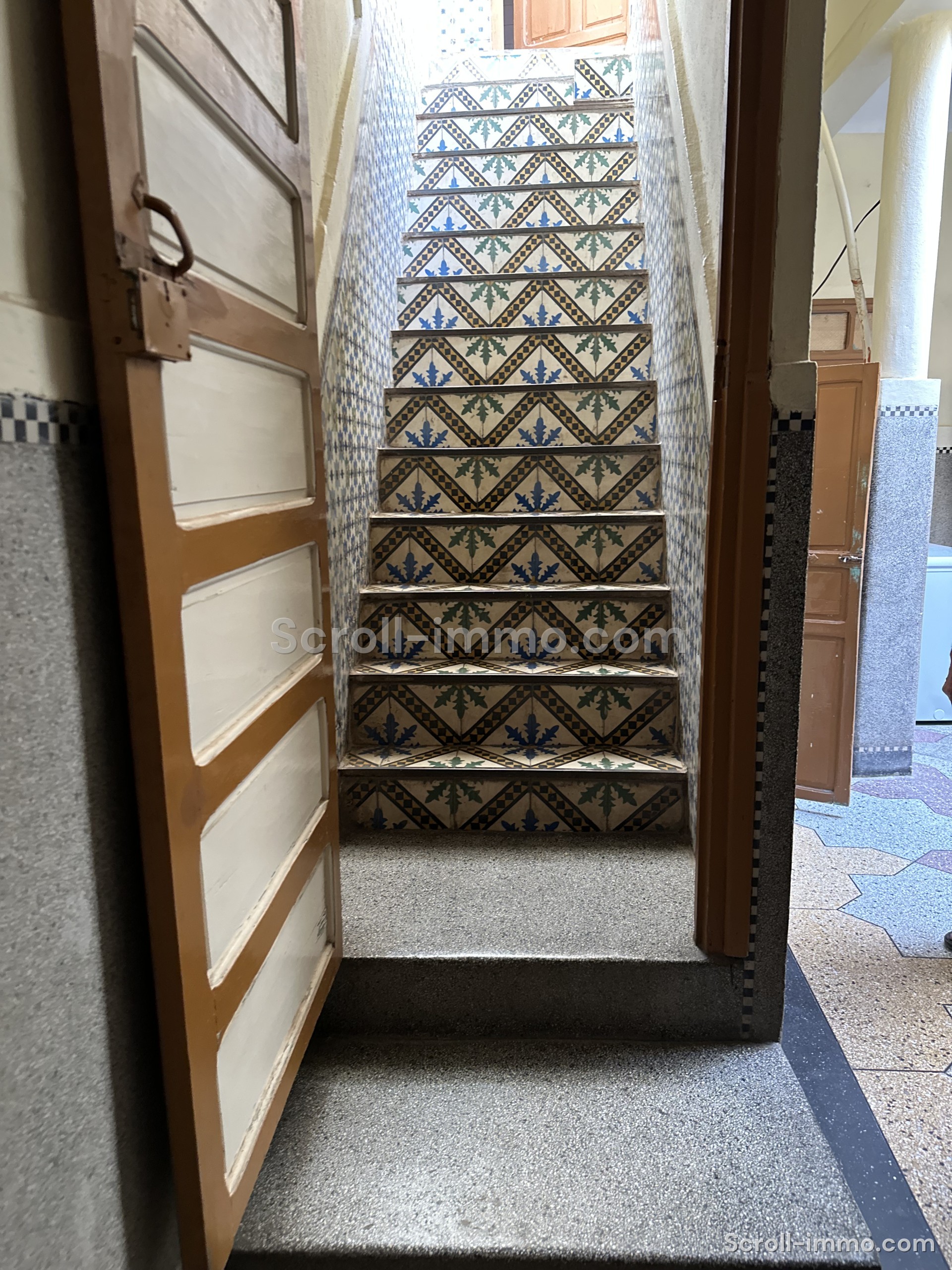 Riad Melkia 94m2 à rénover – à côté du parking Riad Laarouss