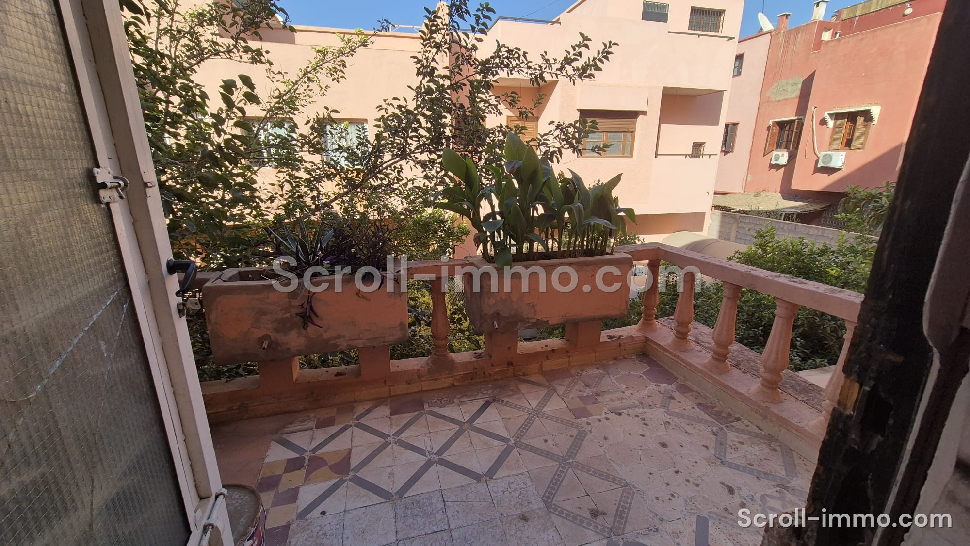 Villa beldi mitoyenne titrée, à rénover, idéal investisseur/ 300m2
