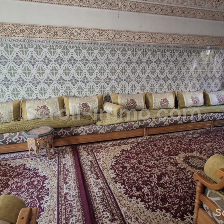 Villa beldi mitoyenne titrée, à rénover, idéal investisseur/ 300m2