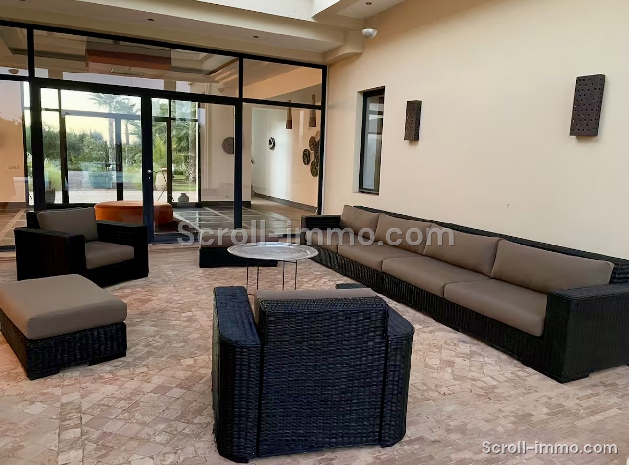 Très beau domaine de 12000 m2, villa 4 suites