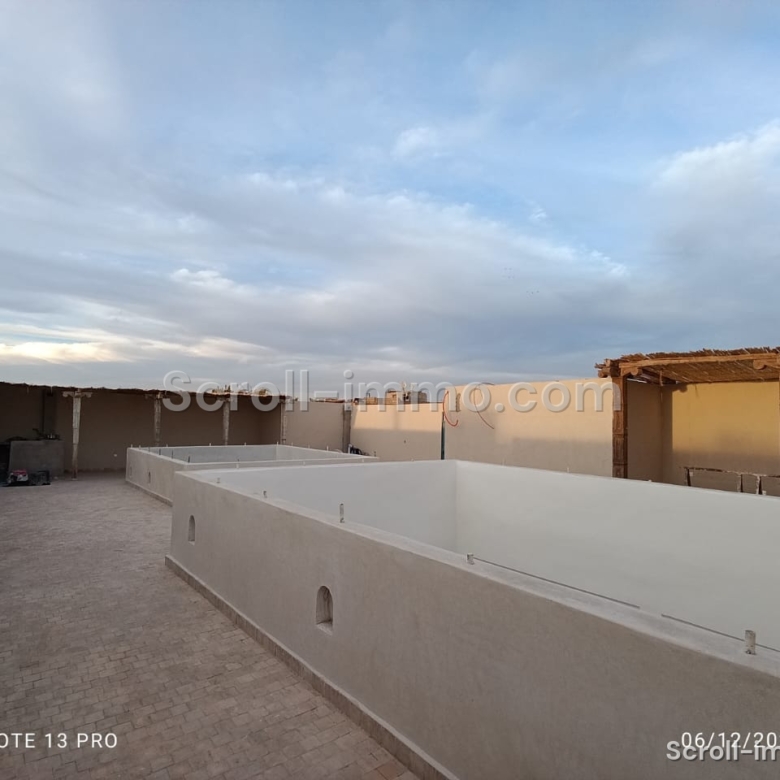 Riad 230m2 fini, titré à Zaouia