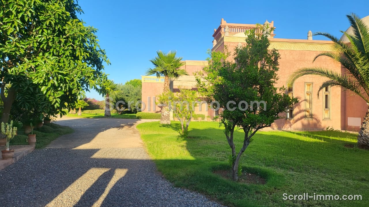 PALAIS & VILLAS – Route d’Amizmiz 17KM MARRAKECH – OPPORTUNITÉ HÔTELIÈRE