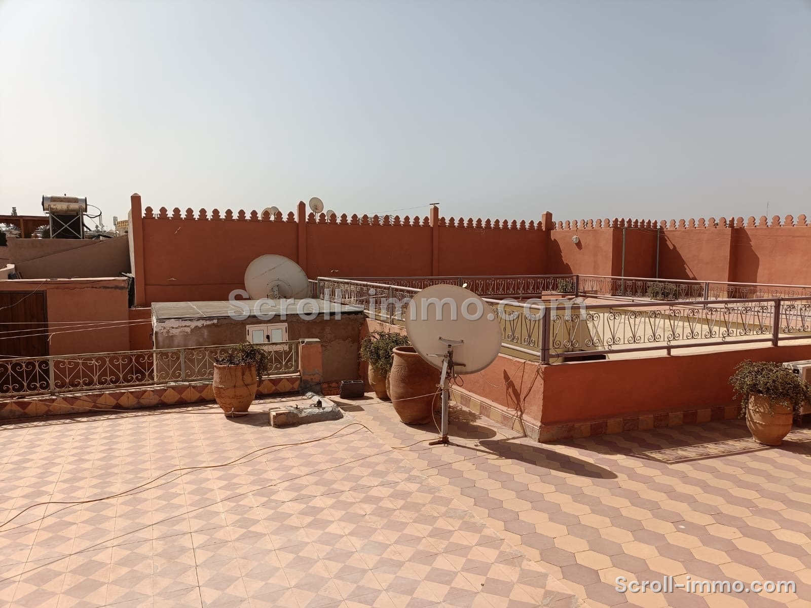 Riad 269m² Titré 13 suites – Quartier Kennaria
