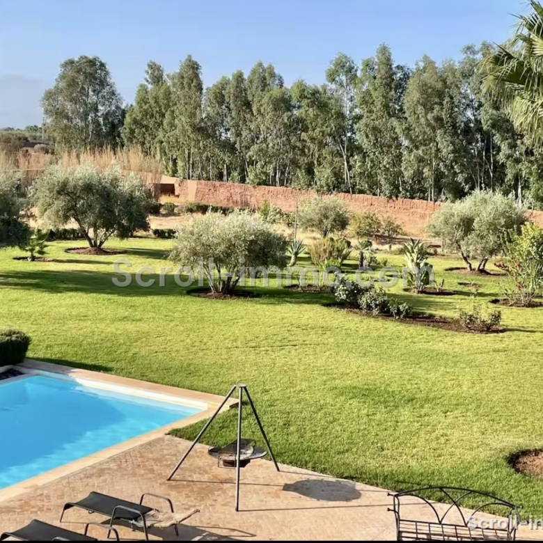 Très beau domaine de 12000 m2, villa 4 suites