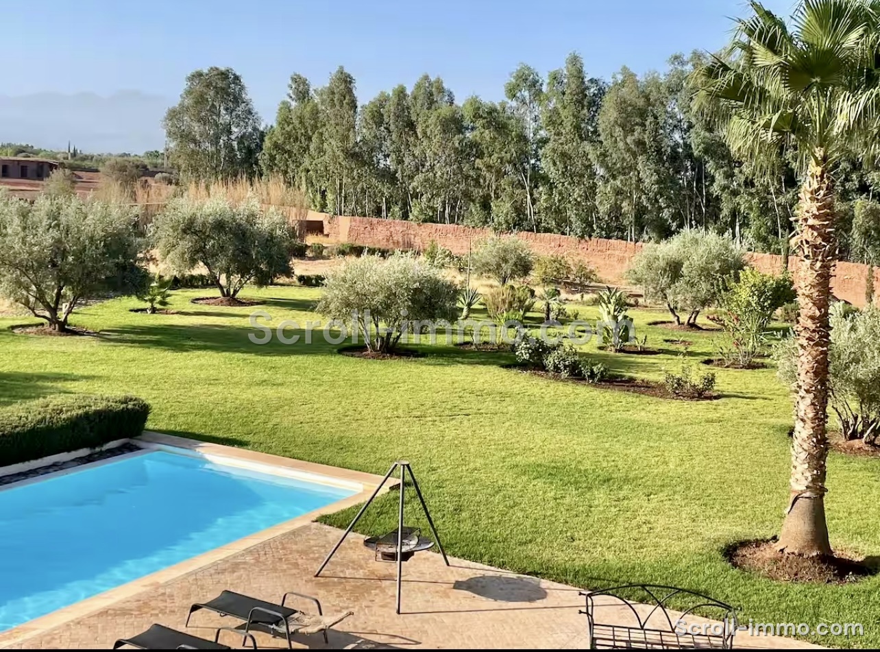 Très beau domaine de 12000 m2, villa 4 suites