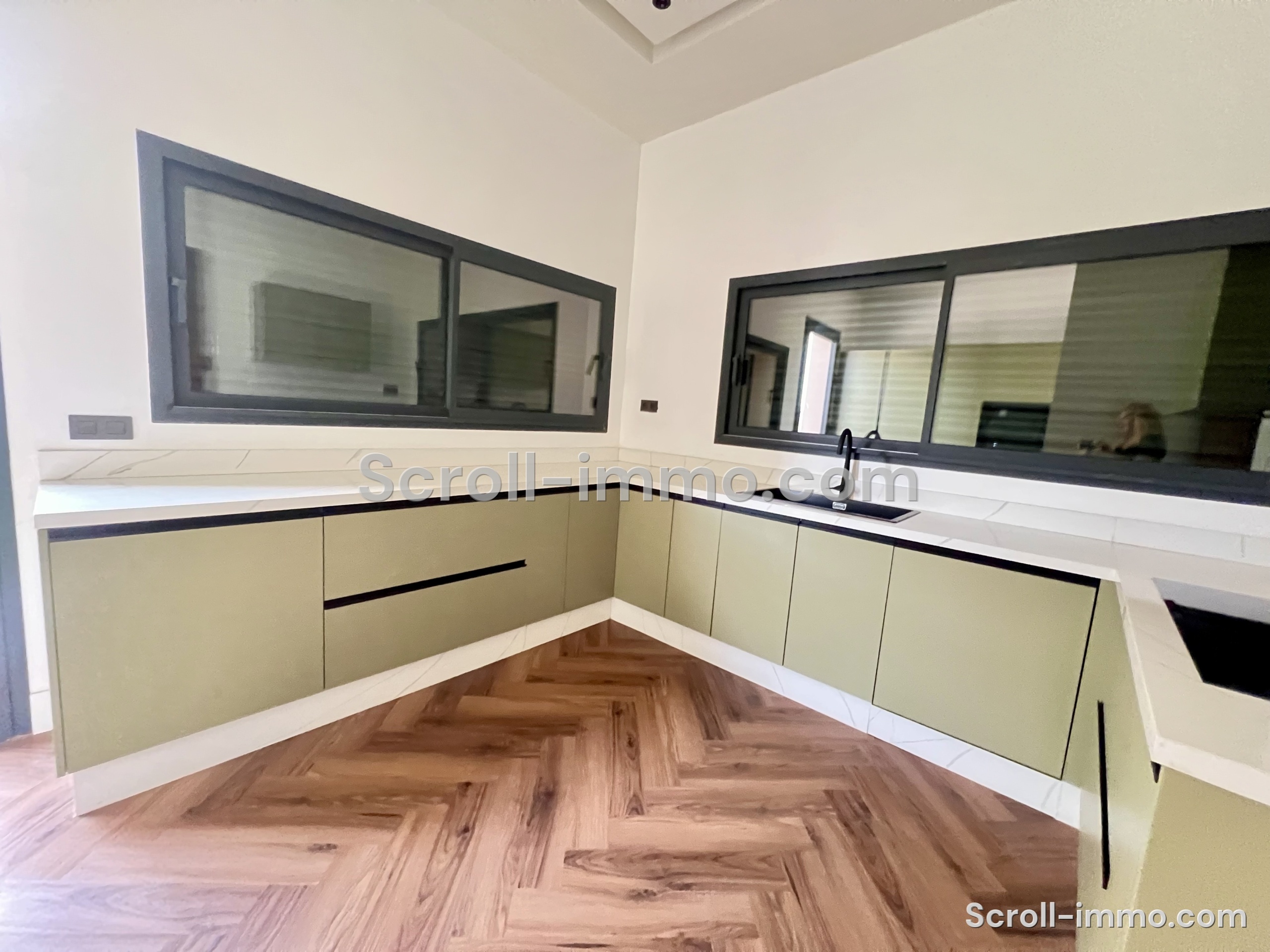 Villa 320m² 4 suites avec ascenseur Route d&rsquo;Amizmiz