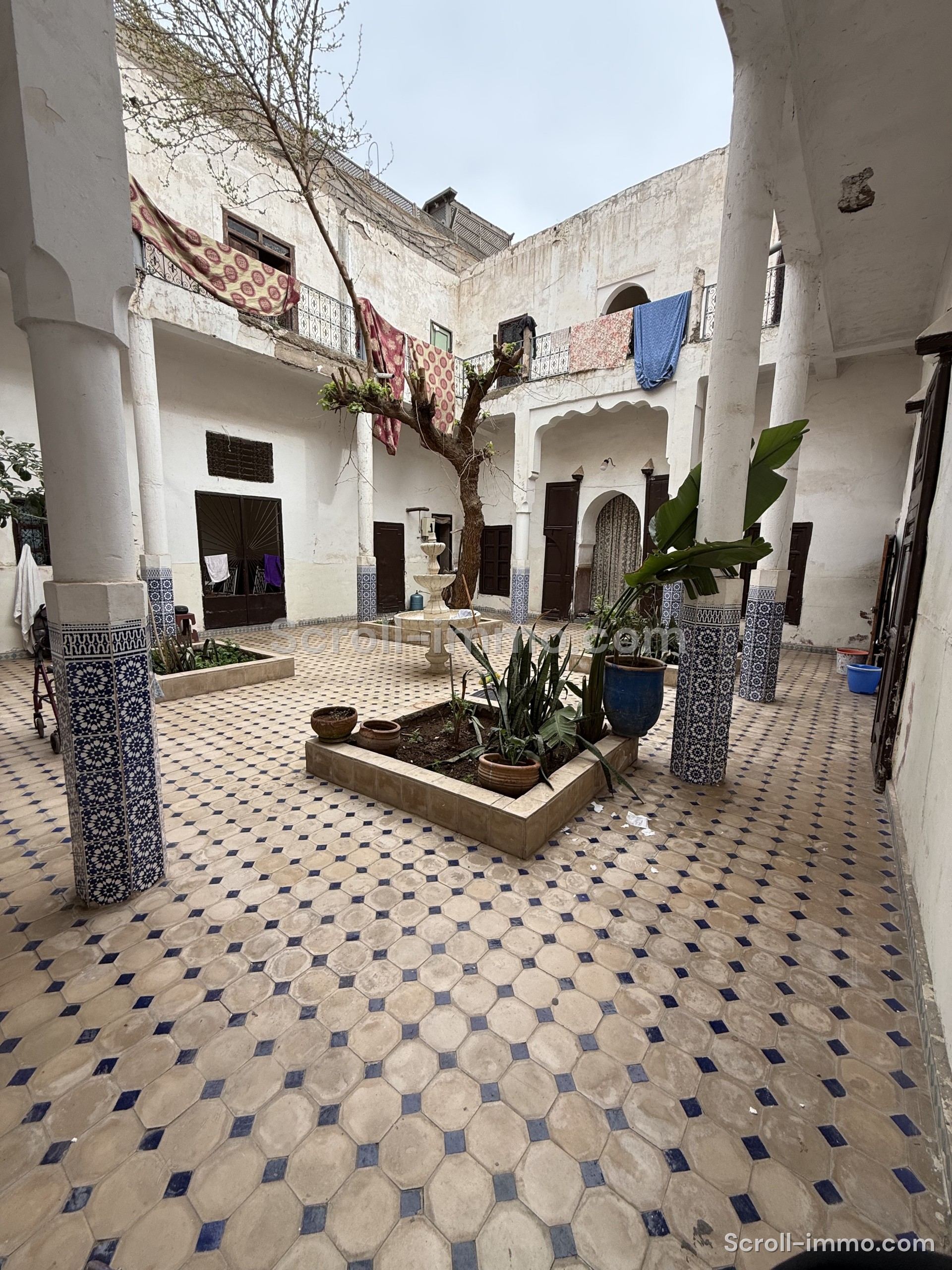 Riad Melkia 288m2 à Coté De Mosquée Bab Doukalla