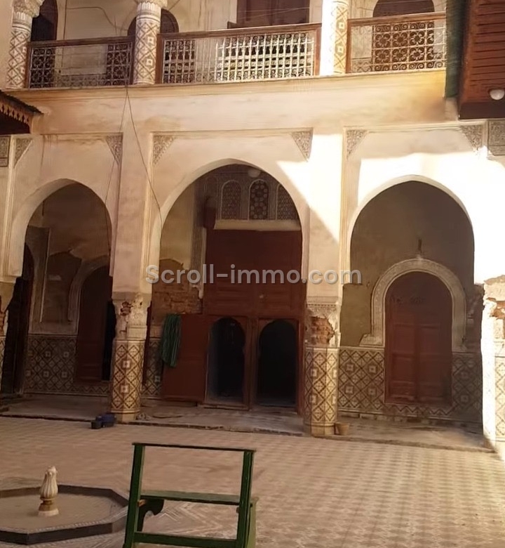 Riad 556m2 à rénover dans le quartier de Hart Essoura