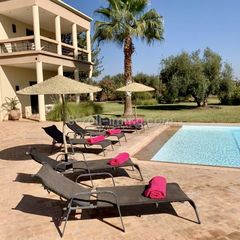 Très beau domaine de 12000 m2, villa 4 suites