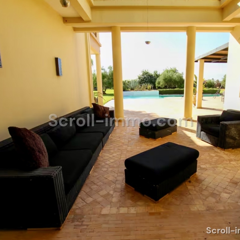 Très beau domaine de 12000 m2, villa 4 suites