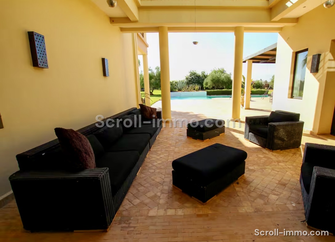 Très beau domaine de 12000 m2, villa 4 suites