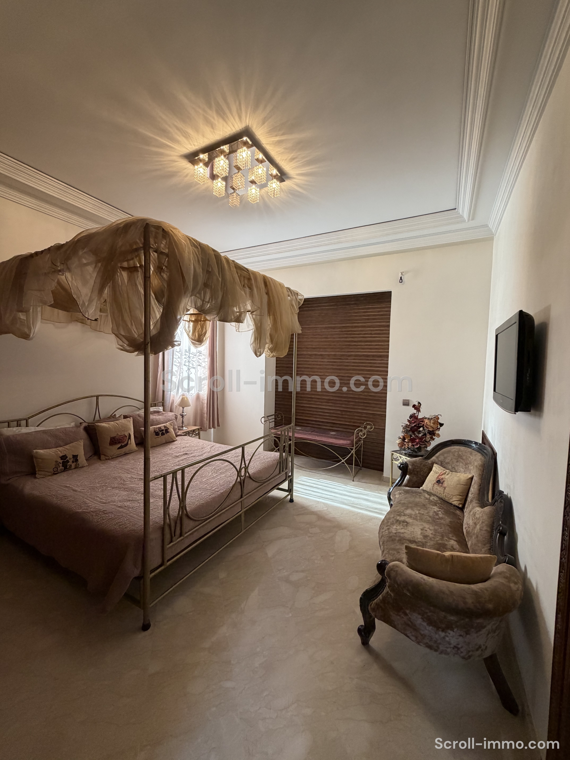 Villa 700m2 sur Parcelle de 2100m2 – Palmeraie
