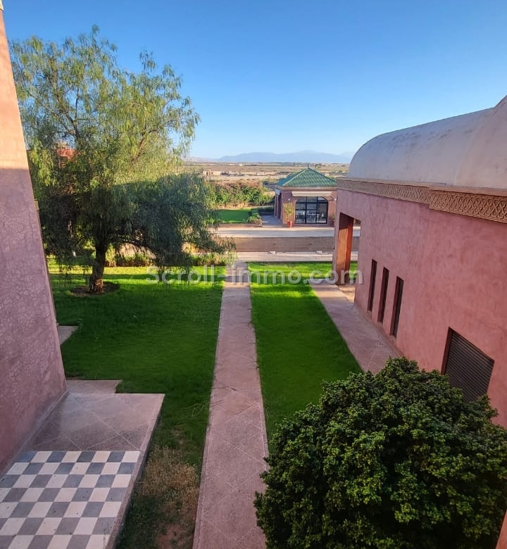 PALAIS & VILLAS – Route d’Amizmiz 17KM MARRAKECH – OPPORTUNITÉ HÔTELIÈRE