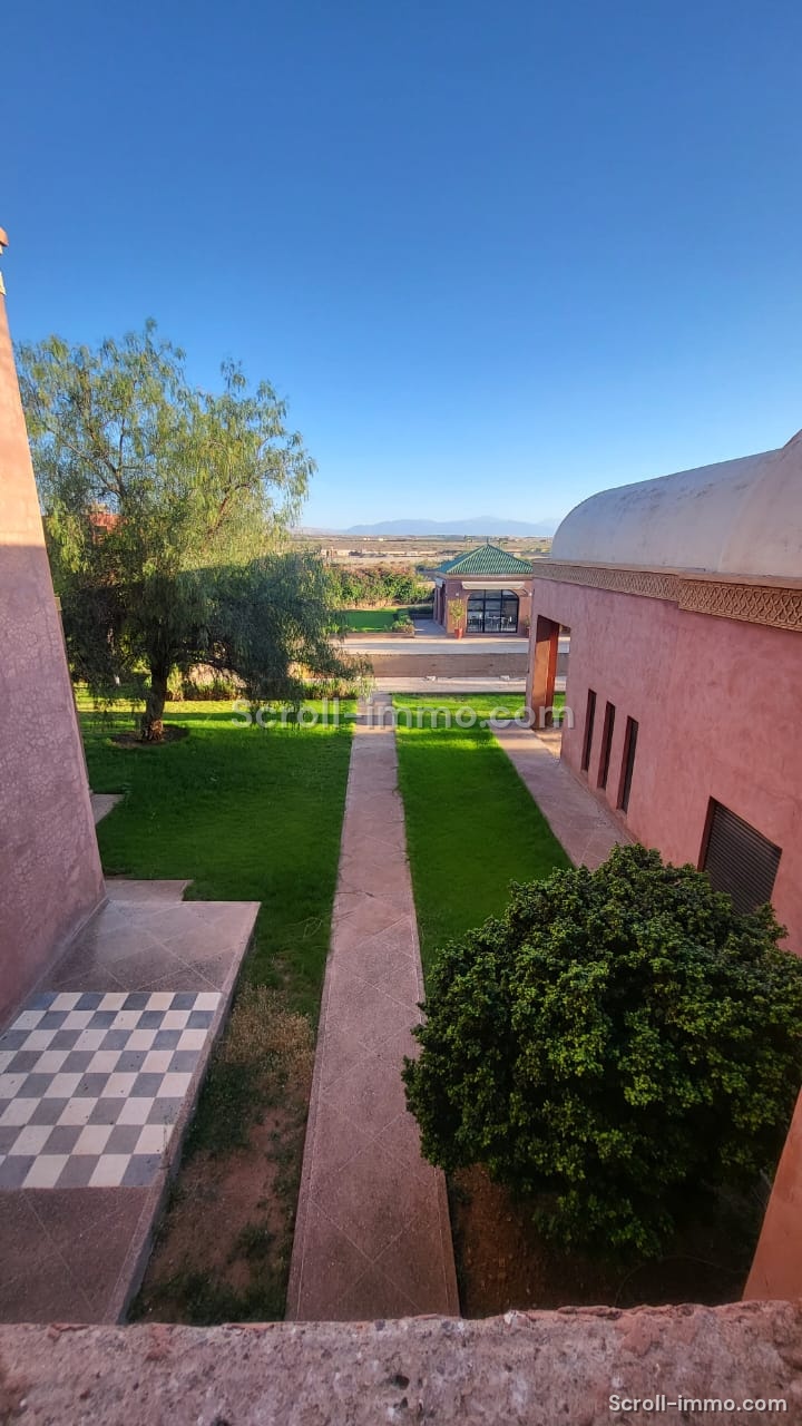 PALAIS & VILLAS – Route d’Amizmiz 17KM MARRAKECH – OPPORTUNITÉ HÔTELIÈRE