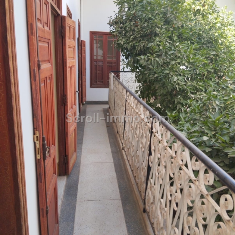 Riad 194m² Titré Clef en main  – Quartier Laksour
