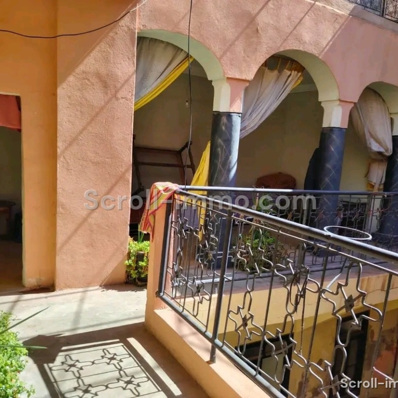 Riad 172m2 à Bab Doukalla